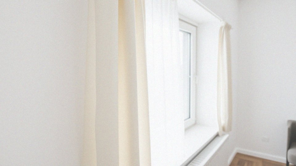 Karnisz bez wiercenia Ikea – jak łatwo zamontować zasłony?