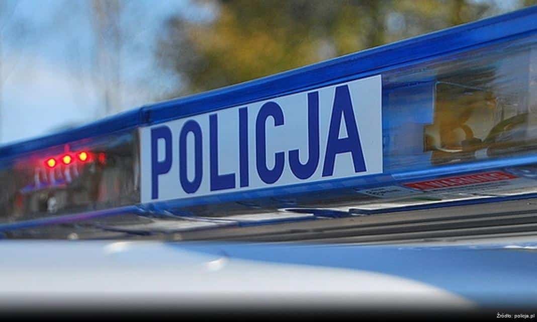 Policja przeprowadza pogadankę o odpowiedzialności nieletnich w lubińskiej „9-tce”